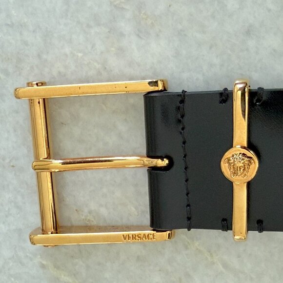 Versace Gold Buckle Black Calf Leather Belt 1011124 Italy, 90, 115, 120 - Picture 6 of 12